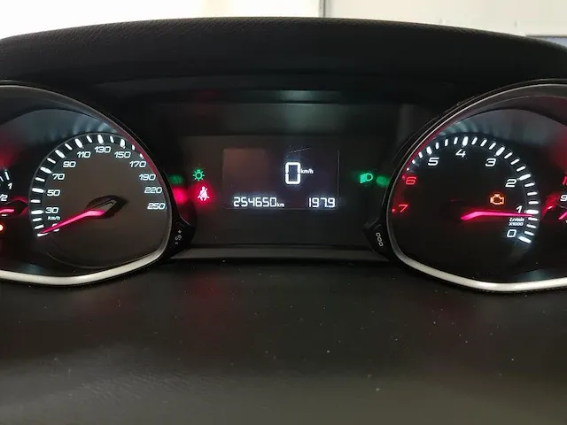 Peugeot 308 - 1.2 vti blue, 5-srr-20 - afbeelding 9 van  13