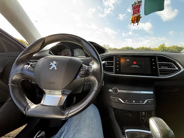 Peugeot 308 1.2 puretech active,2015 - afbeelding 3 van  32