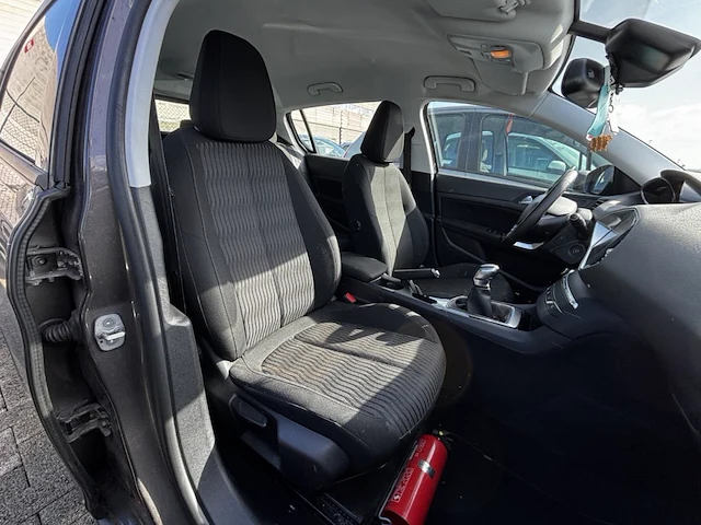 Peugeot 308 1.2 puretech active,2015 - afbeelding 15 van  32