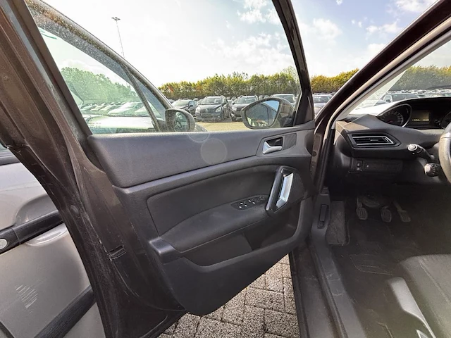 Peugeot 308 1.2 puretech active,2015 - afbeelding 30 van  32