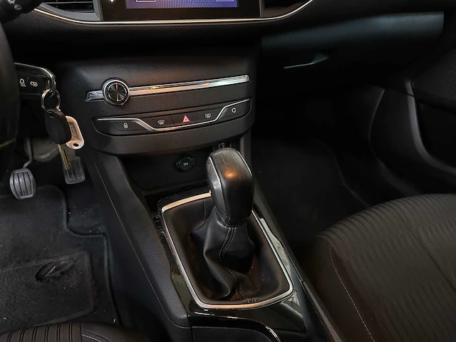 Peugeot 308 1.2 puretech allure 110pk 2015, zt-579-k - afbeelding 20 van  40