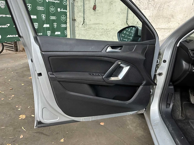 Peugeot 308 1.2 puretech allure 110pk 2015, zt-579-k - afbeelding 24 van  40