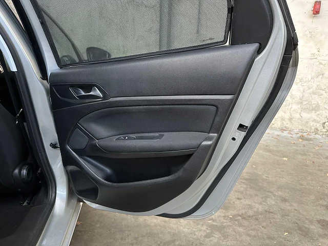 Peugeot 308 1.2 puretech allure 110pk 2015, zt-579-k - afbeelding 29 van  40