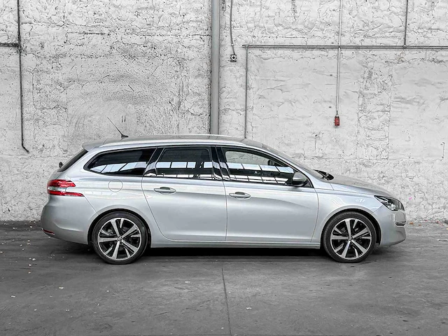 Peugeot 308 1.2 puretech allure 110pk 2015, zt-579-k - afbeelding 40 van  40