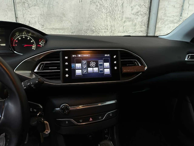 Peugeot 308 1.2 puretech allure 110pk 2015, zt-579-k - afbeelding 21 van  40