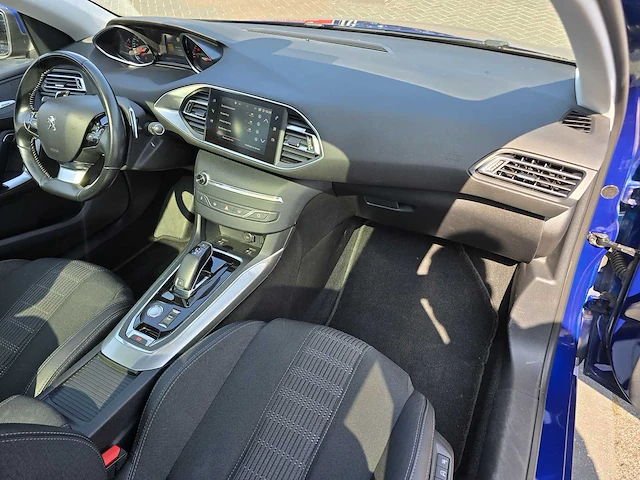 Peugeot 308 1.2 turbo allure car 2018 | x-231-vb - afbeelding 4 van  37