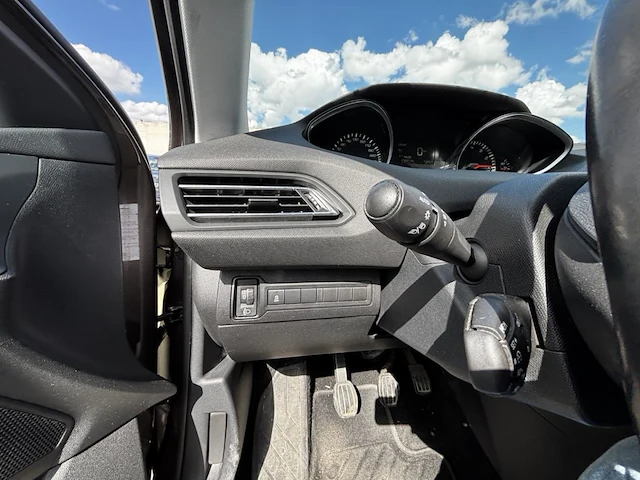 Peugeot 308 1.6 thp active 125, 2014 - afbeelding 7 van  31