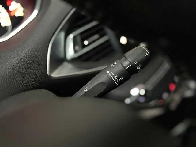 Peugeot 308 1.6 thp première 125pk 2013 (origineel-nl), 3-sjg-75 - afbeelding 37 van  51