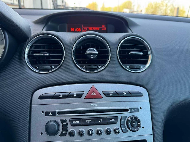 Peugeot 308 1.6 turbo xt clima pano 52-xz-nz - afbeelding 8 van  25