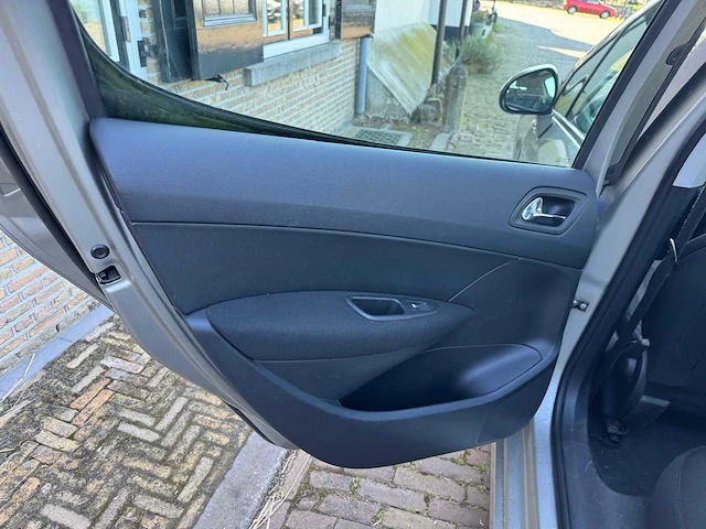 Peugeot 308 1.6 turbo xt clima pano 52-xz-nz - afbeelding 10 van  25