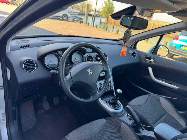 Peugeot 308 1.6 turbo xt clima pano 52-xz-nz - afbeelding 23 van  25