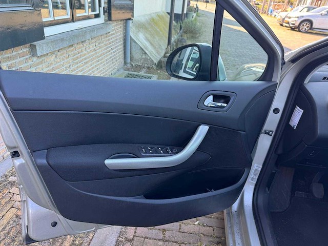 Peugeot 308 1.6 turbo xt clima pano 52-xz-nz - afbeelding 24 van  25