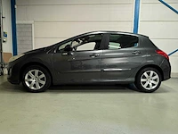 Peugeot 308 personenauto - afbeelding 1 van  10