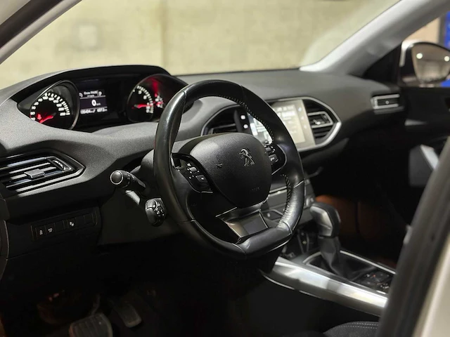 Peugeot 308 sw 1.2 e-thp allure 131pk 2014 (automaat), 6-zds-85 - afbeelding 11 van  42