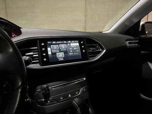 Peugeot 308 sw 1.2 e-thp allure 131pk 2014 (automaat), 6-zds-85 - afbeelding 21 van  42