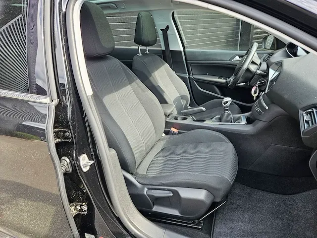 Peugeot 308 sw 1.2 e-thp blue l. ex 6-xnt-12 - afbeelding 14 van  28