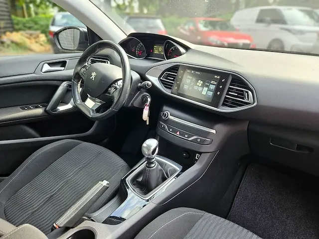 Peugeot 308 sw 1.2 e-thp blue l. ex 6-xnt-12 - afbeelding 15 van  28