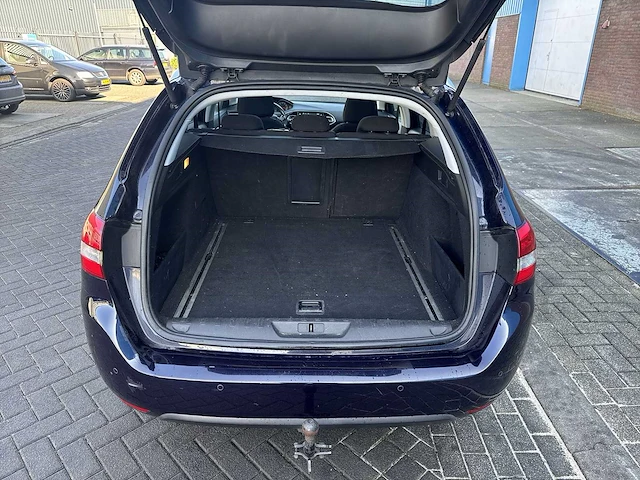 Peugeot 308 sw 1.2 e-thp blue lease executive car 2014 | 5-xvl-23 - afbeelding 17 van  31