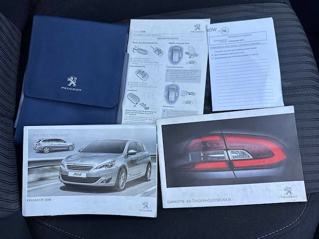 Peugeot 308 sw 1.2 e-thp blue lease executive car 2014 | 5-xvl-23 - afbeelding 22 van  31
