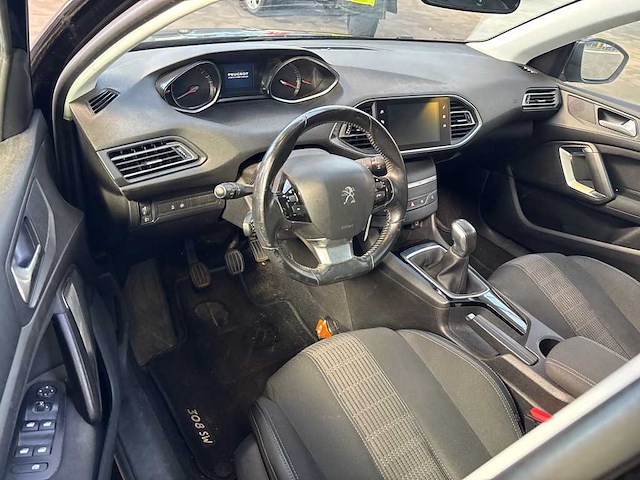 Peugeot 308 sw 1.2 puret.blue l. ex , ; rk-711-z - afbeelding 14 van  18
