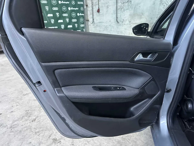 Peugeot 308 sw 1.2 puret.blue l. pr 131pk 2020, h-336-lv - afbeelding 24 van  41
