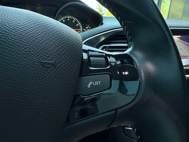 Peugeot 308 sw 1.2 puret.blue l. pr , kv-124-x - afbeelding 5 van  22
