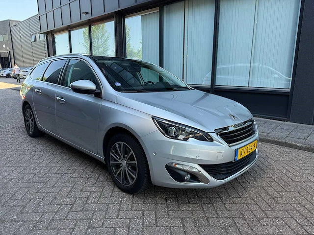 Peugeot 308 sw 1.2 puret.blue l. pr , kv-124-x - afbeelding 12 van  22