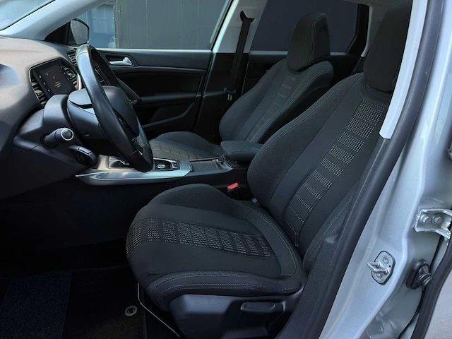 Peugeot 308 sw 1.2 puret.blue l. pr , kv-124-x - afbeelding 18 van  22