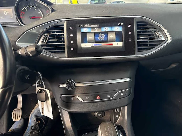 Peugeot 308 sw 1.2 puret.blue lease , ; jh-809-v - afbeelding 2 van  17