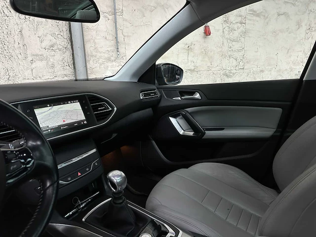 Peugeot 308 sw 1.2 puretech allure 131pk 2018, sk-715-z - afbeelding 13 van  45