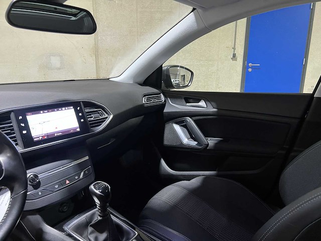 Peugeot 308 sw 1.2 puretech blue lease executive 110pk 2020, g-378-st - afbeelding 11 van  40