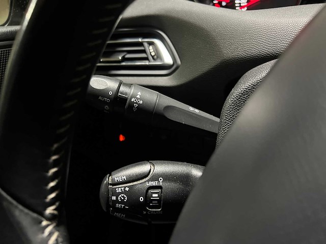 Peugeot 308 sw 1.2 puretech blue lease executive 110pk 2020, g-378-st - afbeelding 16 van  40