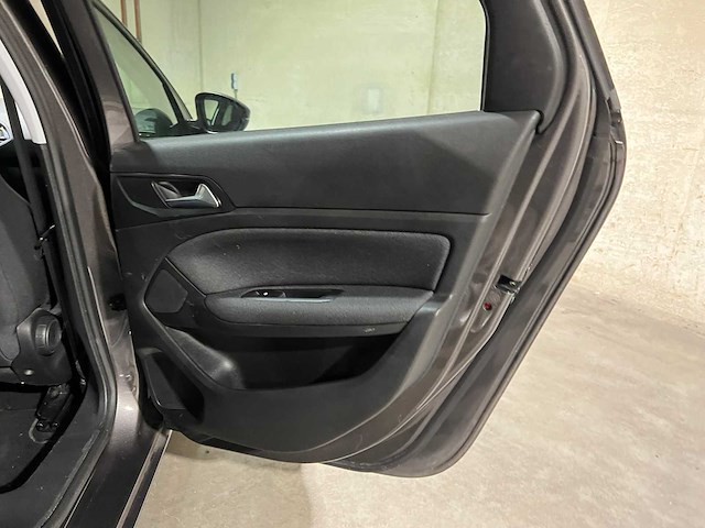 Peugeot 308 sw 1.2 puretech blue lease executive 110pk 2020, g-378-st - afbeelding 28 van  40