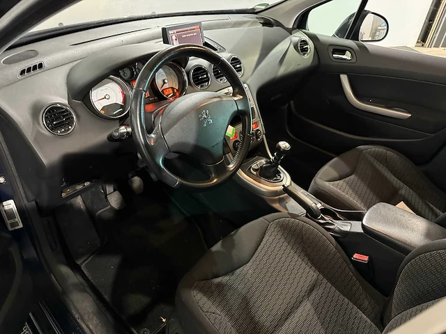 Peugeot 308 sw 1.6 hdif mill. 200, 3-zkr-26 - afbeelding 9 van  12