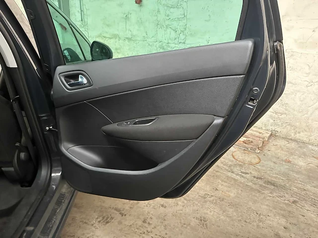 Peugeot 308 sw 1.6 vti x-line 120pk 2010, 9-xvg-87 - afbeelding 29 van  38