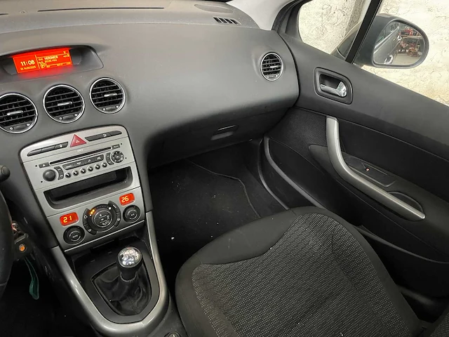 Peugeot 308 sw 1.6 vti xs 120pk 2009 (origineel-nl), 64-hsp-2 - afbeelding 17 van  37