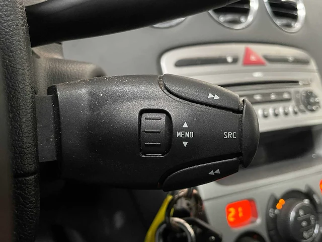 Peugeot 308 sw 1.6 vti xs 120pk 2009 (origineel-nl), 64-hsp-2 - afbeelding 21 van  37