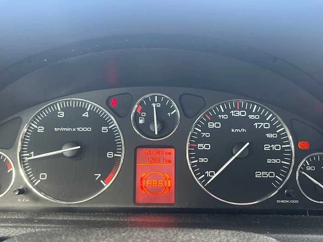Peugeot 407 1.8-16v xr pack , 24-rk-sn - afbeelding 17 van  18