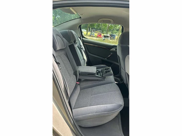 Peugeot 407 2.2-16v xt 2004 | 98-pb-xt i - afbeelding 6 van  17