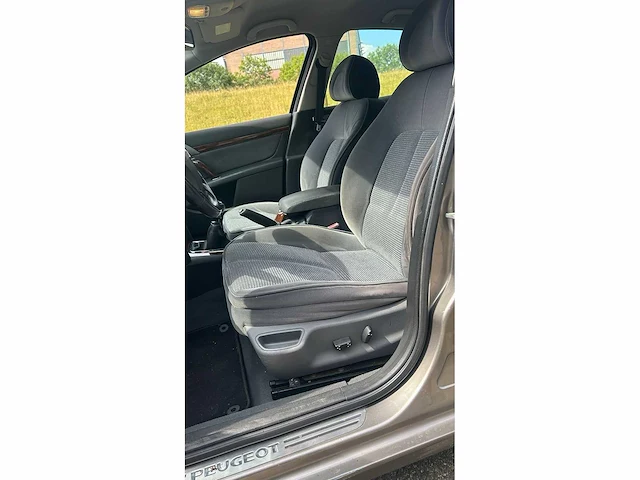 Peugeot 407 2.2-16v xt 2004 | 98-pb-xt i - afbeelding 7 van  17