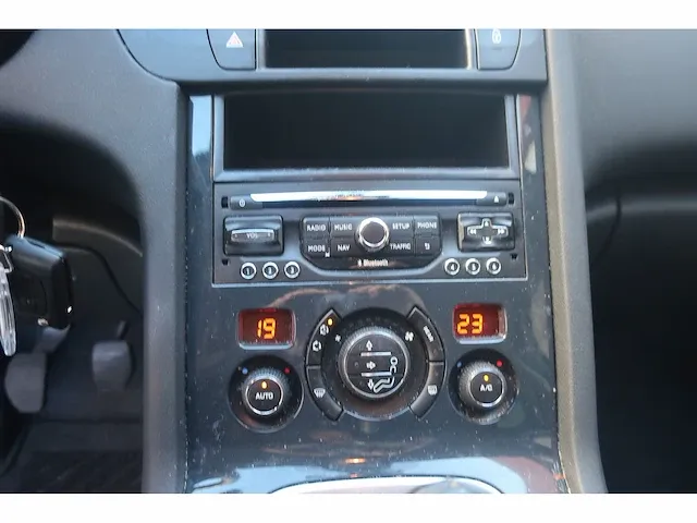 Peugeot 5008 1.2 puret active 5p, n-894-ng - afbeelding 4 van  16