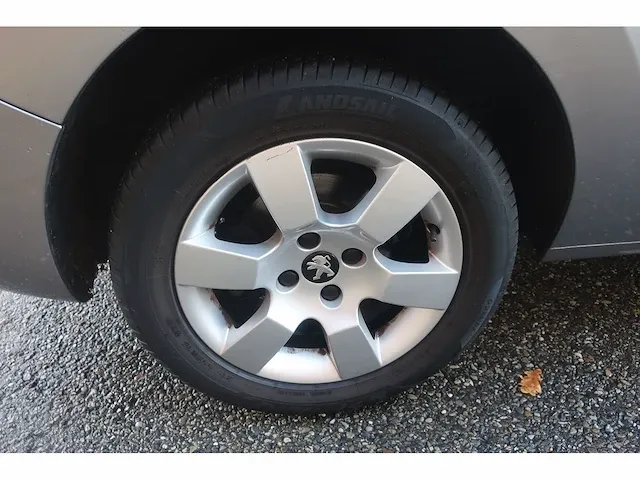 Peugeot 5008 1.2 puret active 5p, n-894-ng - afbeelding 12 van  16