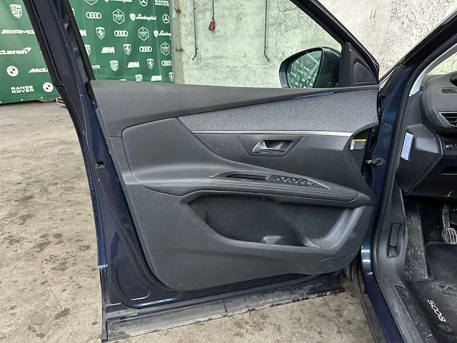 Peugeot 5008 1.2 puretech allure 131pk 2019, xr-490-g - afbeelding 25 van  44
