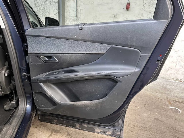 Peugeot 5008 1.2 puretech allure 131pk 2019, xr-490-g - afbeelding 28 van  44