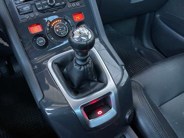 Peugeot 5008 1.6 thp b.l. exe 7p. 156pk 2011 (origineel-nl), 44-rhj-9 - afbeelding 16 van  38