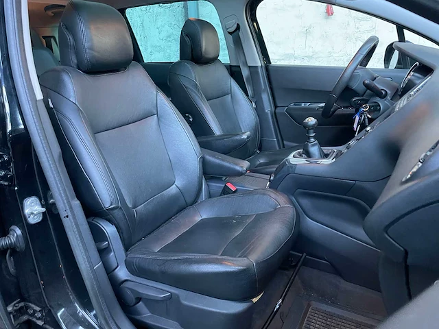 Peugeot 5008 1.6 thp b.l. exe 7p. 156pk 2011 (origineel-nl), 44-rhj-9 - afbeelding 30 van  38