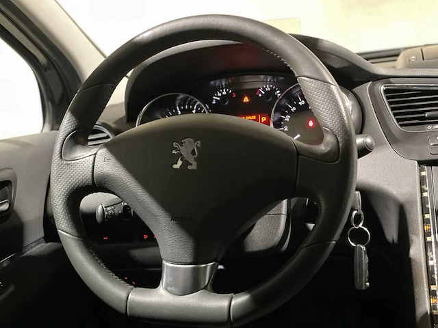 Peugeot 5008 1.6 thp gt 7p. 156pk 2011, 72-nxp-2 - afbeelding 13 van  43