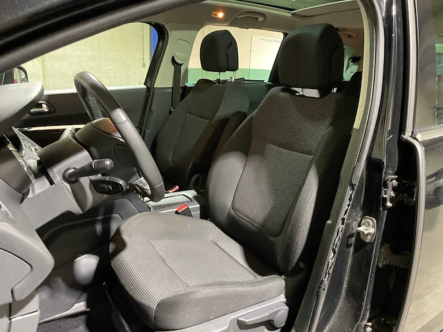 Peugeot 5008 1.6 thp gt 7p. 156pk 2011, 72-nxp-2 - afbeelding 29 van  43