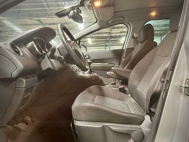 Peugeot 5008 1.6 thp st 7p , 84-nnf-9 - afbeelding 7 van  15