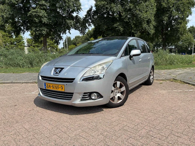 Peugeot 5008 1.6 turbo st 7p; 84-nnf-9 - afbeelding 1 van  13
